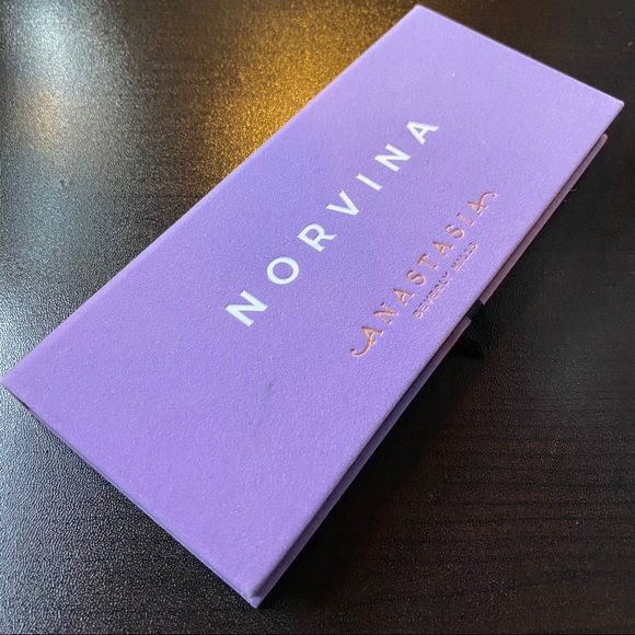 Anastasia Beverly Hills Norvina Eyeshadow Palette - Picture 1 of 8